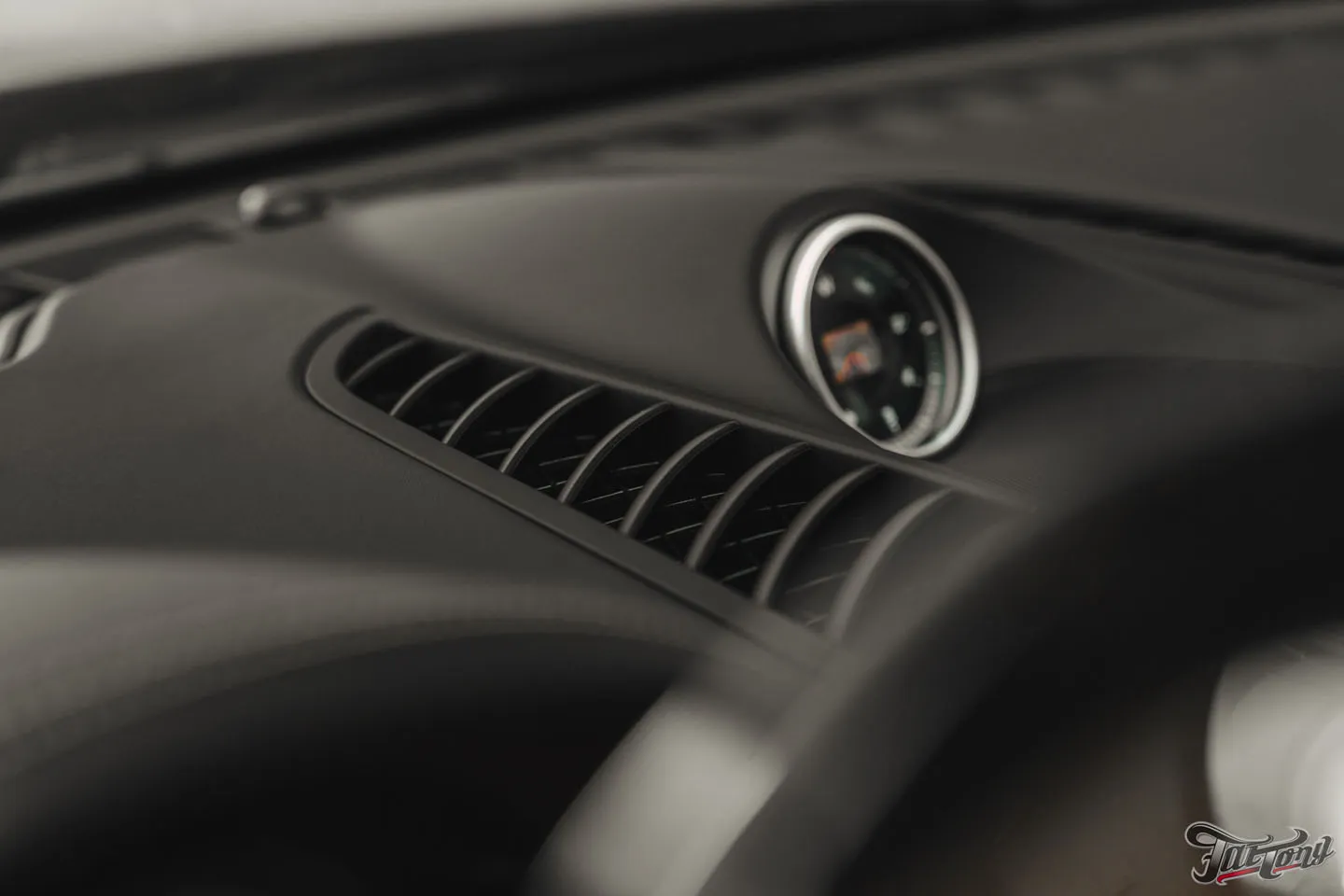 Детейлинг-услуги для Porsche Cayenne. Подготовим автомобиль к сезону?